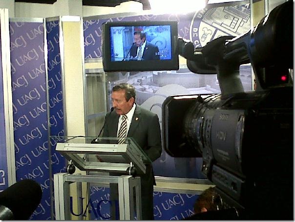 2012-08-18-uacj-tv-3