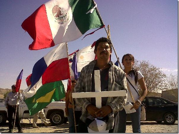 2012-11-02-border-mass (2)