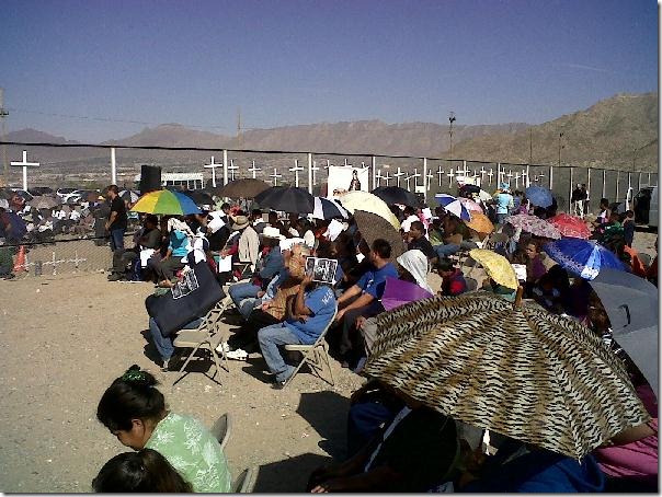 2012-11-02-border-mass (6)