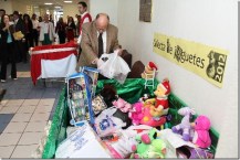 2012-12-04-colecta-navideña-uacj (4)