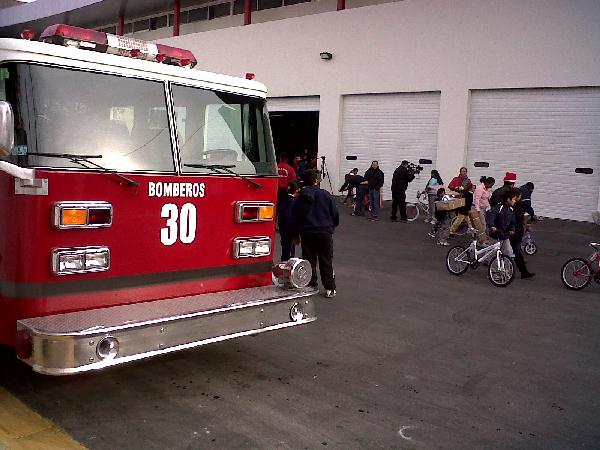 2012-12-24-santa-bombero (15)