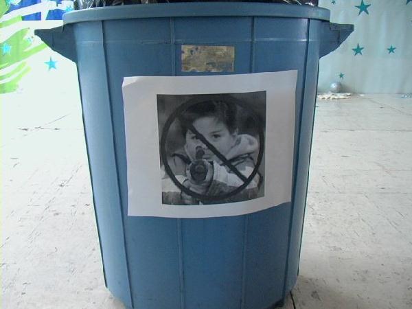 2012-12-28-juguetes-belicos (1)