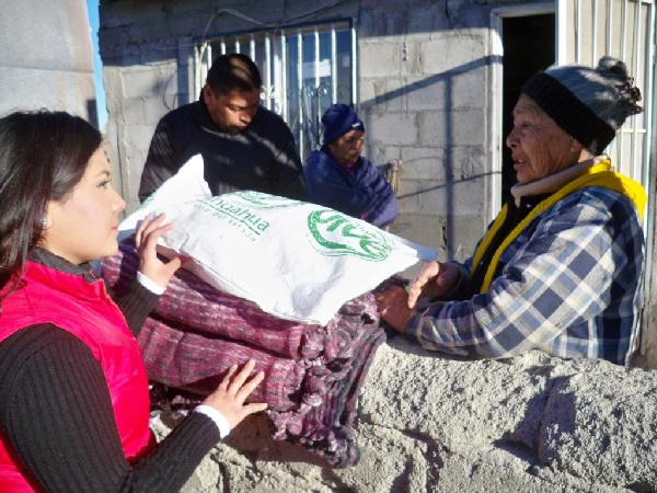 2012-12-29-apoyos-en-colonias (2)