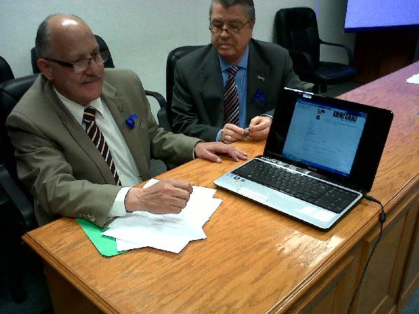 2013-02-05-declaracion-cancer-uacj (2)