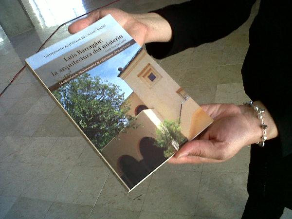 2013-libro-luis-barragan (3)