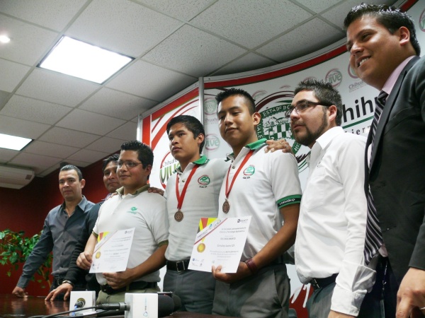 2013-03-13-medallistas-robotica (1)