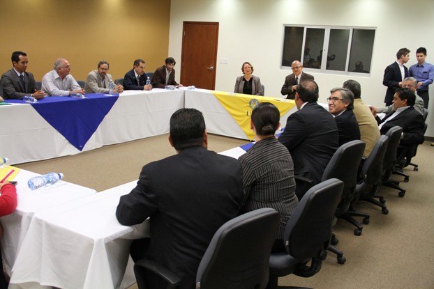2013-04-19-convenio-universidades (1)