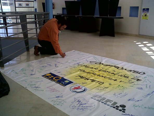 2013-04-24-firmas-bullying (27)