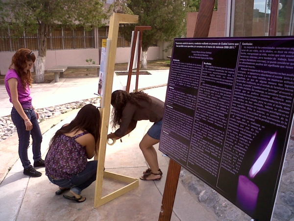 2013-exposicion-carteles-violencia (7)