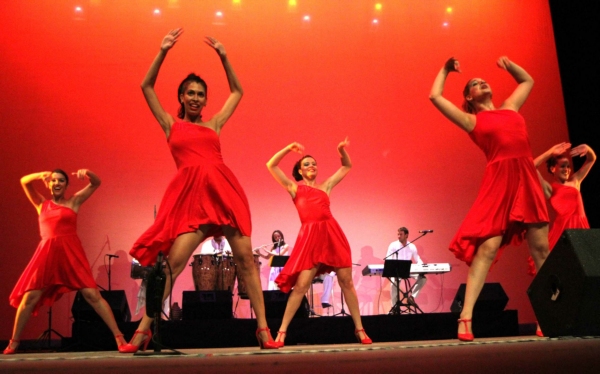2013-09-17-9o-fich-habana-compas-dance (25)