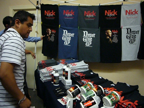 2013-09-23-nick-vujicic (14)