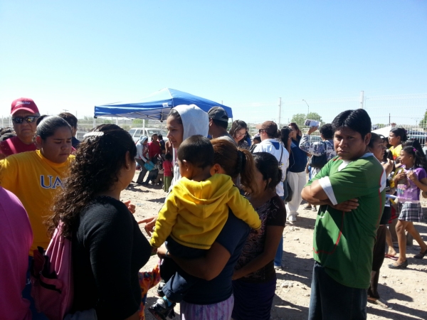 2013-10-15-educ-fisica-despensas-riberas (7)