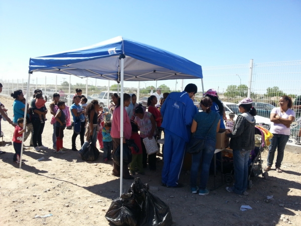 2013-10-15-educ-fisica-despensas-riberas (8)