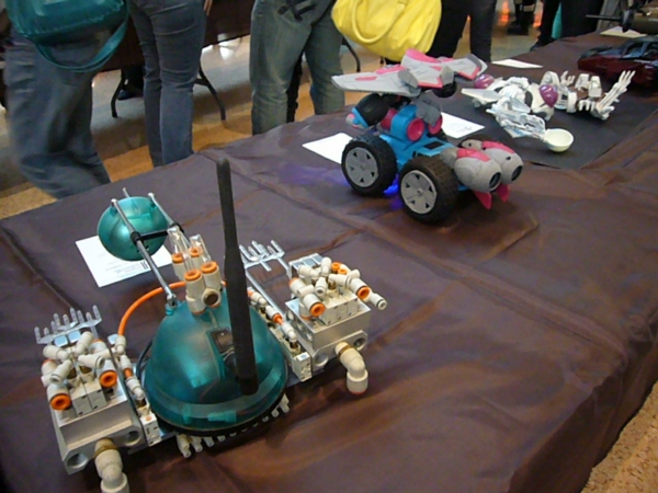 2013-11-30-expo-diseno-uacj (1)