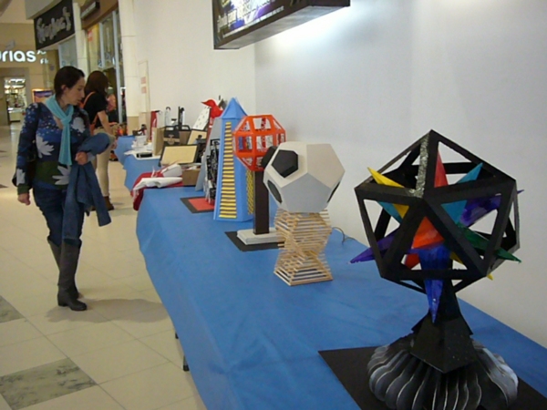 2013-11-30-expo-diseno-uacj (129)
