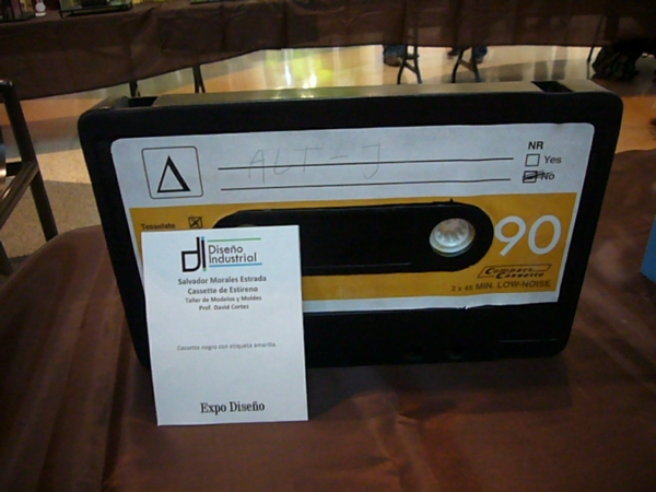 2013-11-30-expo-diseno-uacj (18)