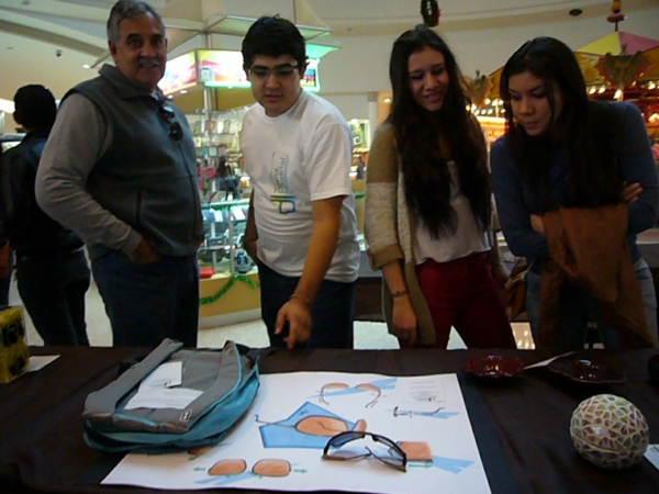 2013-11-30-expo-diseno-uacj (22)