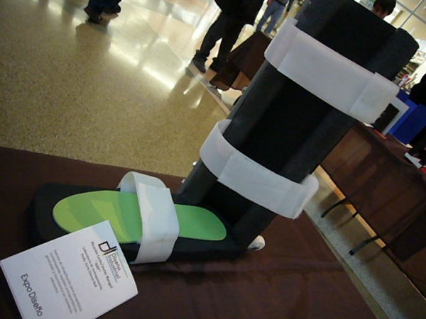 2013-11-30-expo-diseno-uacj (25)