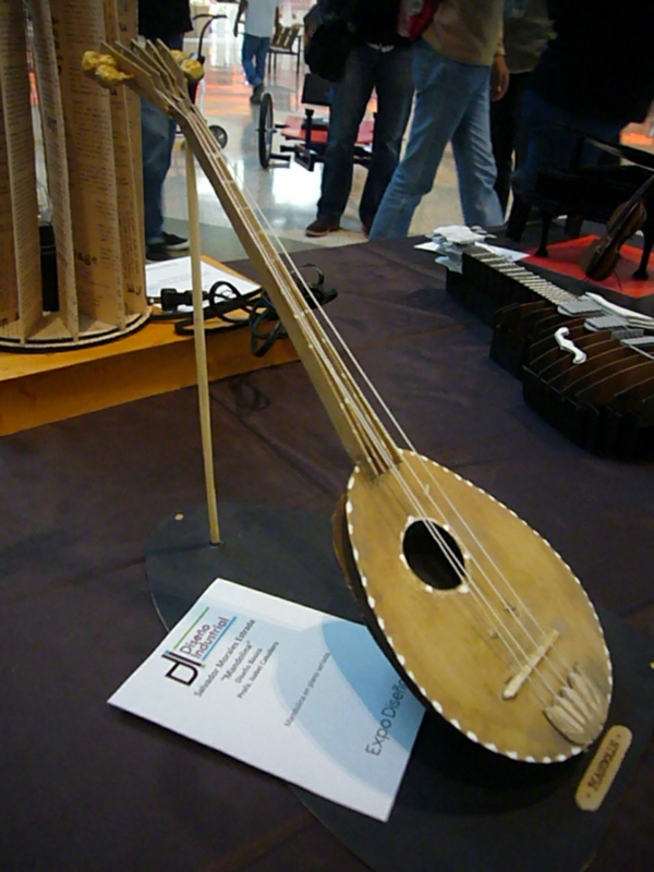 2013-11-30-expo-diseno-uacj (7)