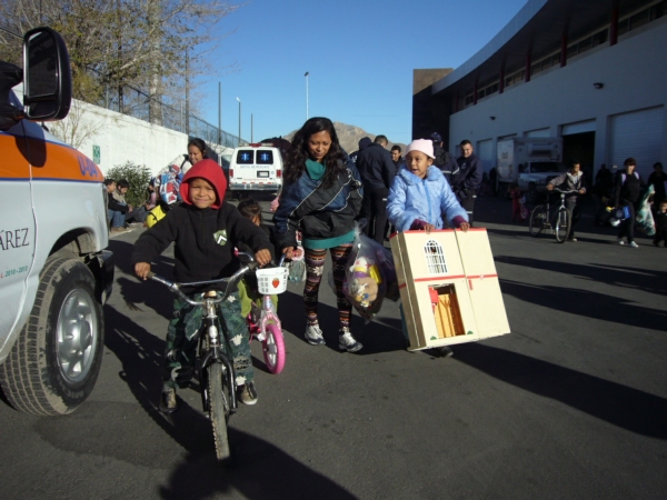 2013-12-24-santa-bombero (46)