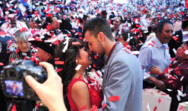 Evento de Los Matrimonios Colectivos de mas de Tres Mil parejas, presididos por el Gobernador del Estado Cesar Duarte, su Sra. Esposa Bertha Gomez de Duarte y autoridades del Registro Civil.