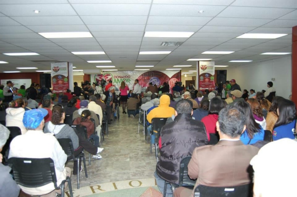 2014-03-14-donando-amor-sin-fronteras (2)