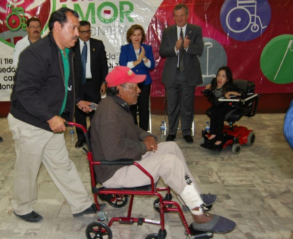 2014-03-14-donando-amor-sin-fronteras (3)