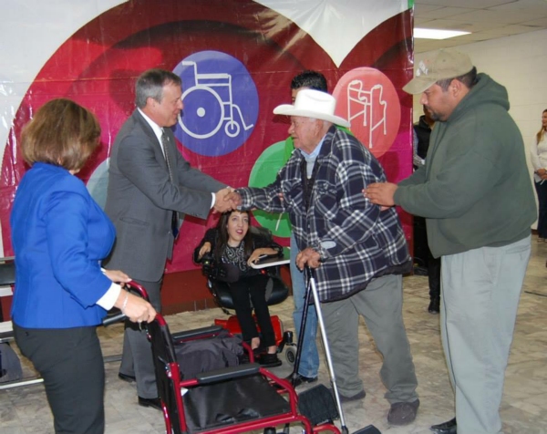 2014-03-14-donando-amor-sin-fronteras (4)