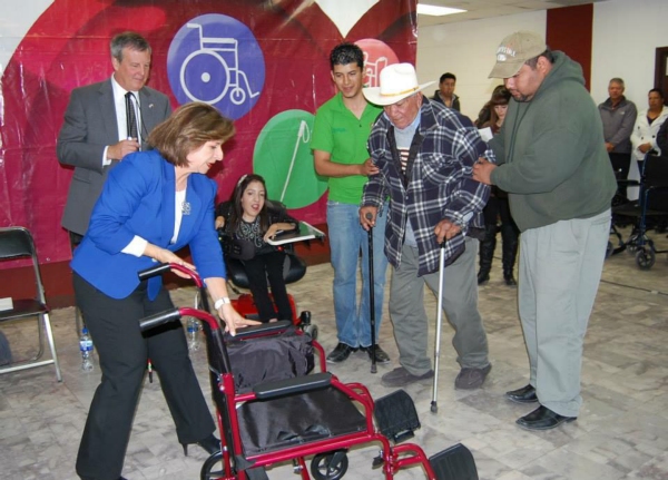 2014-03-14-donando-amor-sin-fronteras (5)