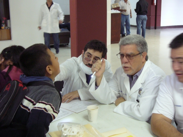 2014-03-29-mil-sonrisas-rotarios (14)