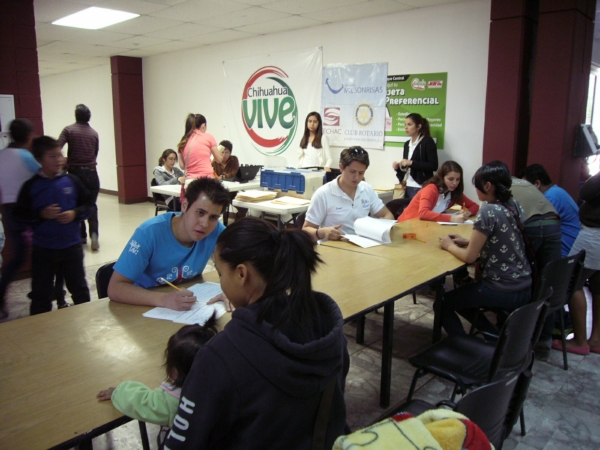 2014-03-29-mil-sonrisas-rotarios (18)