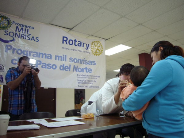 2014-03-29-mil-sonrisas-rotarios (26)