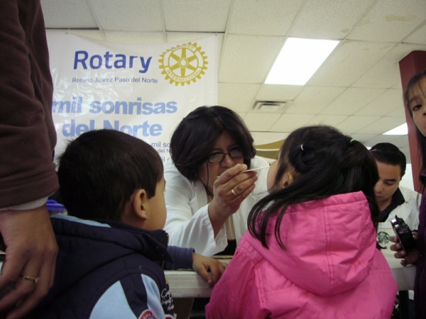 2014-03-29-mil-sonrisas-rotarios (8)