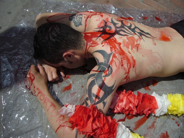 2014-04-07-antitaurinos-animalistas (15)