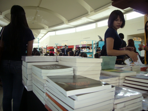 2014-04-12-fiesta-libros-2014 (2)