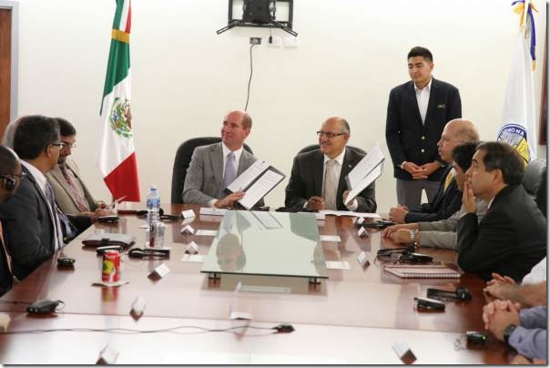 2014-06-20-convenio-uacj-wnmu (3)