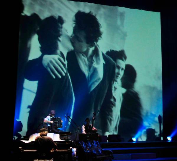 2014-08-20-10o-fich-paris-le-spectacle (3)