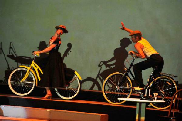 2014-08-20-10o-fich-paris-le-spectacle (4)