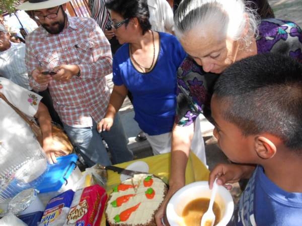 2014-08-31-festejo-braceros-cumpleaños (14)