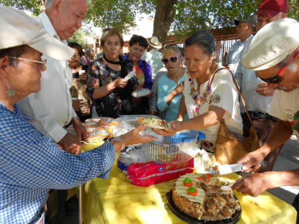 2014-08-31-festejo-braceros-cumpleaños (20)