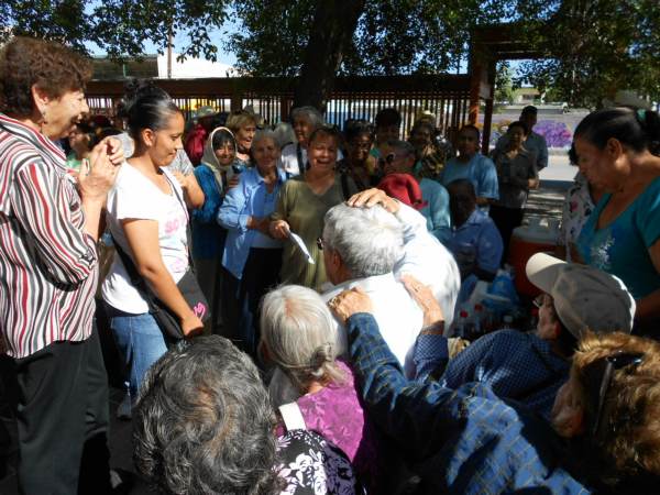 2014-08-31-festejo-braceros-cumpleaños (4)