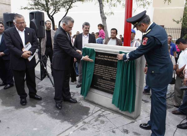 2014-09-17-plaza-supremos-poderes (2)