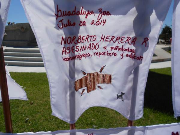 2014-10-06-bordados-y-letrero (16)