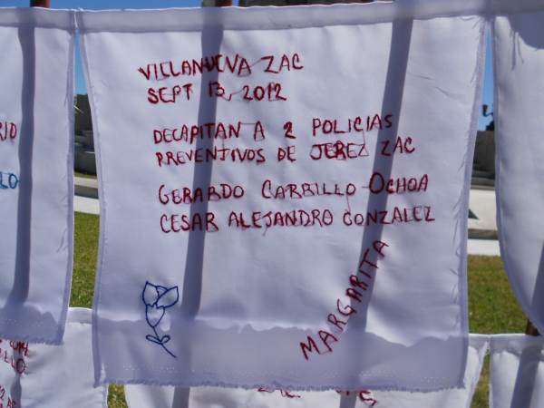 2014-10-06-bordados-y-letrero (21)