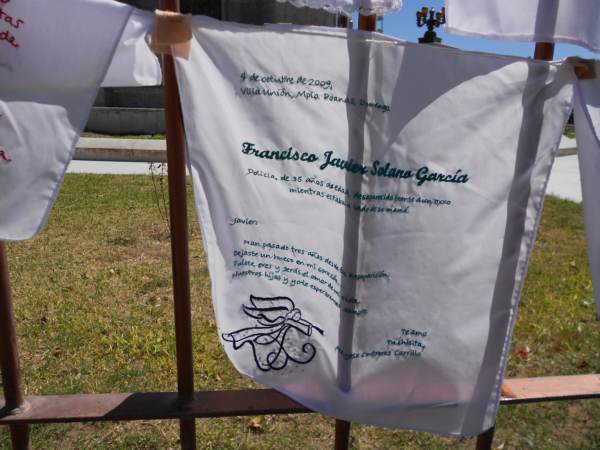 2014-10-06-bordados-y-letrero (27)