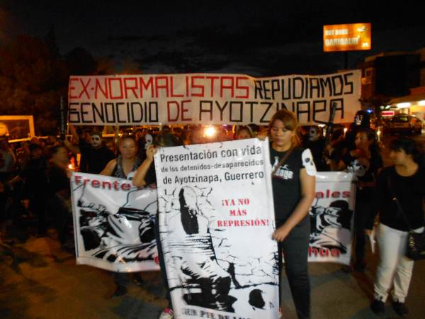 2014-10-08-marcha-ayotzinapa (12)