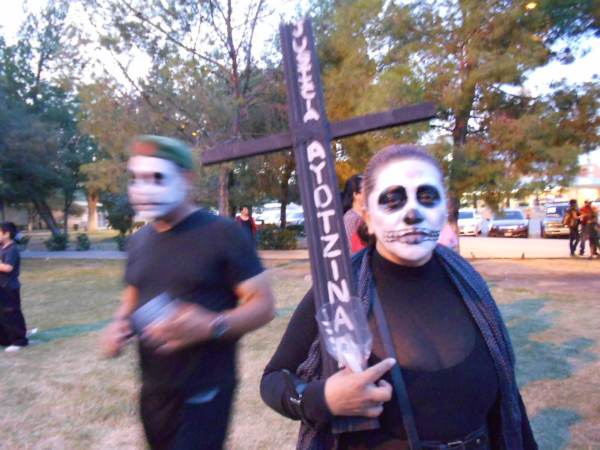 2014-10-08-marcha-ayotzinapa (3)