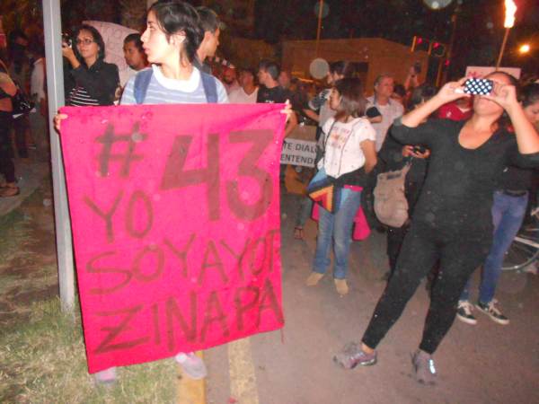 2014-10-22-2a-marcha-por-ayotzinapa (10)