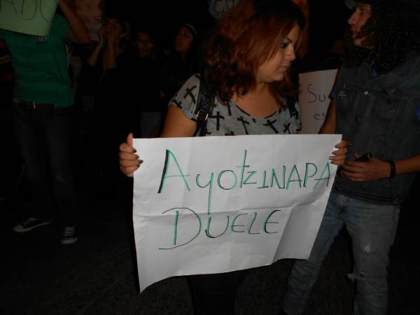 2014-10-22-2a-marcha-por-ayotzinapa (23)