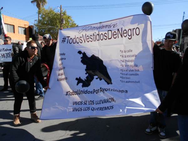 2014-11-20-desfile-asamblea (12)